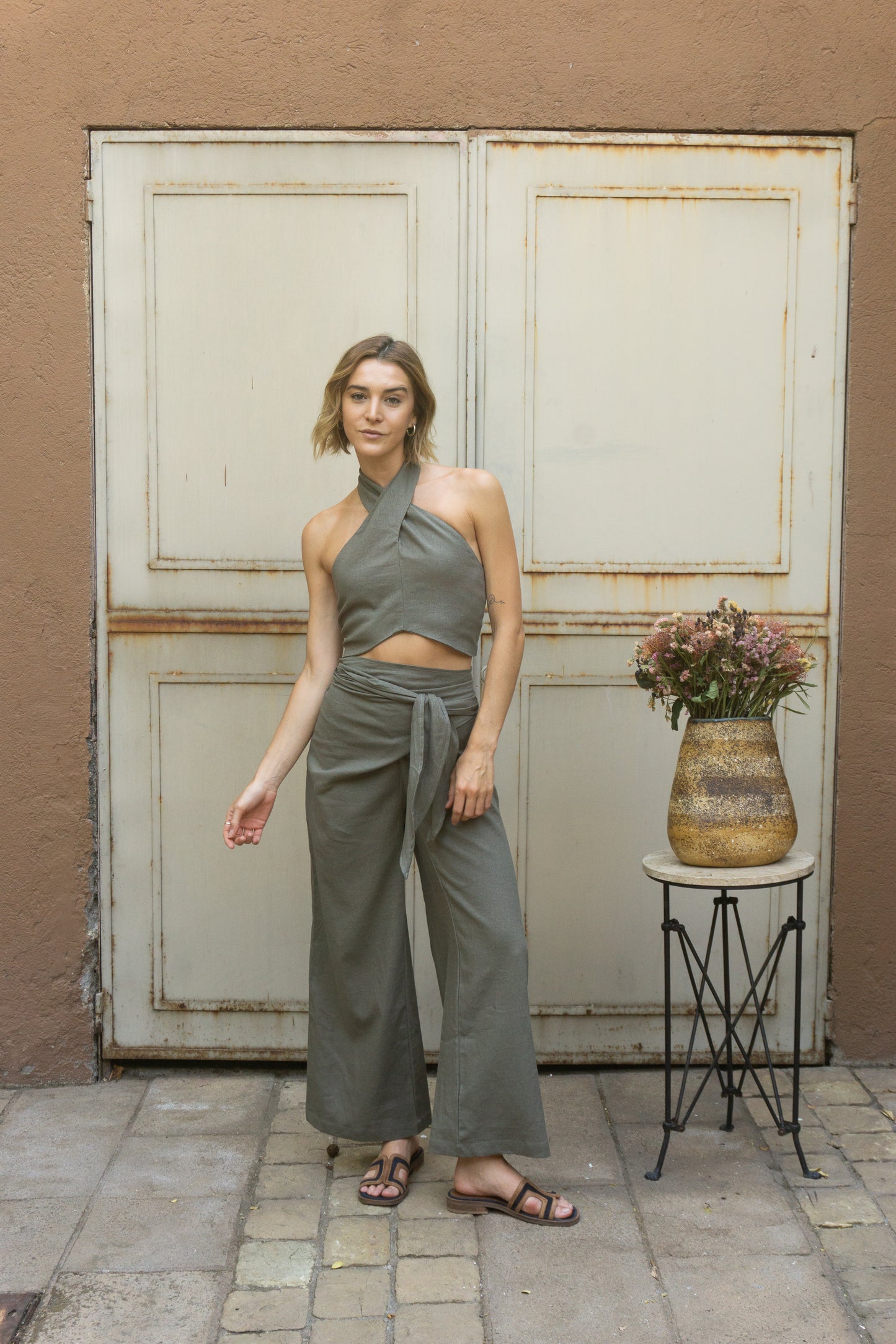 PANTALÓN LINO SARA VERDE MUSGO