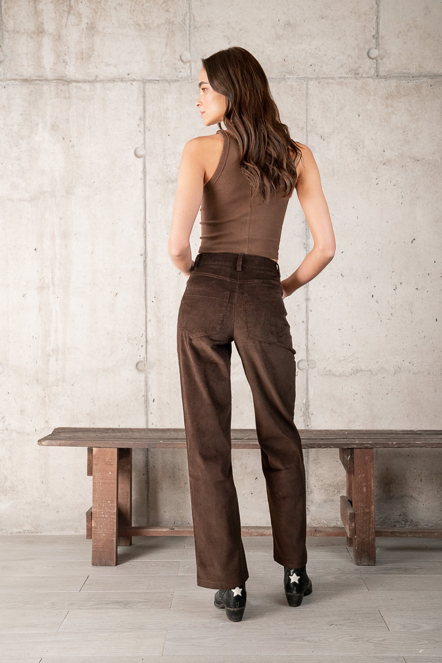 PANTALÓN MANUELA CHOCOLATE DISPONIBLE EN FALABELLA.COM