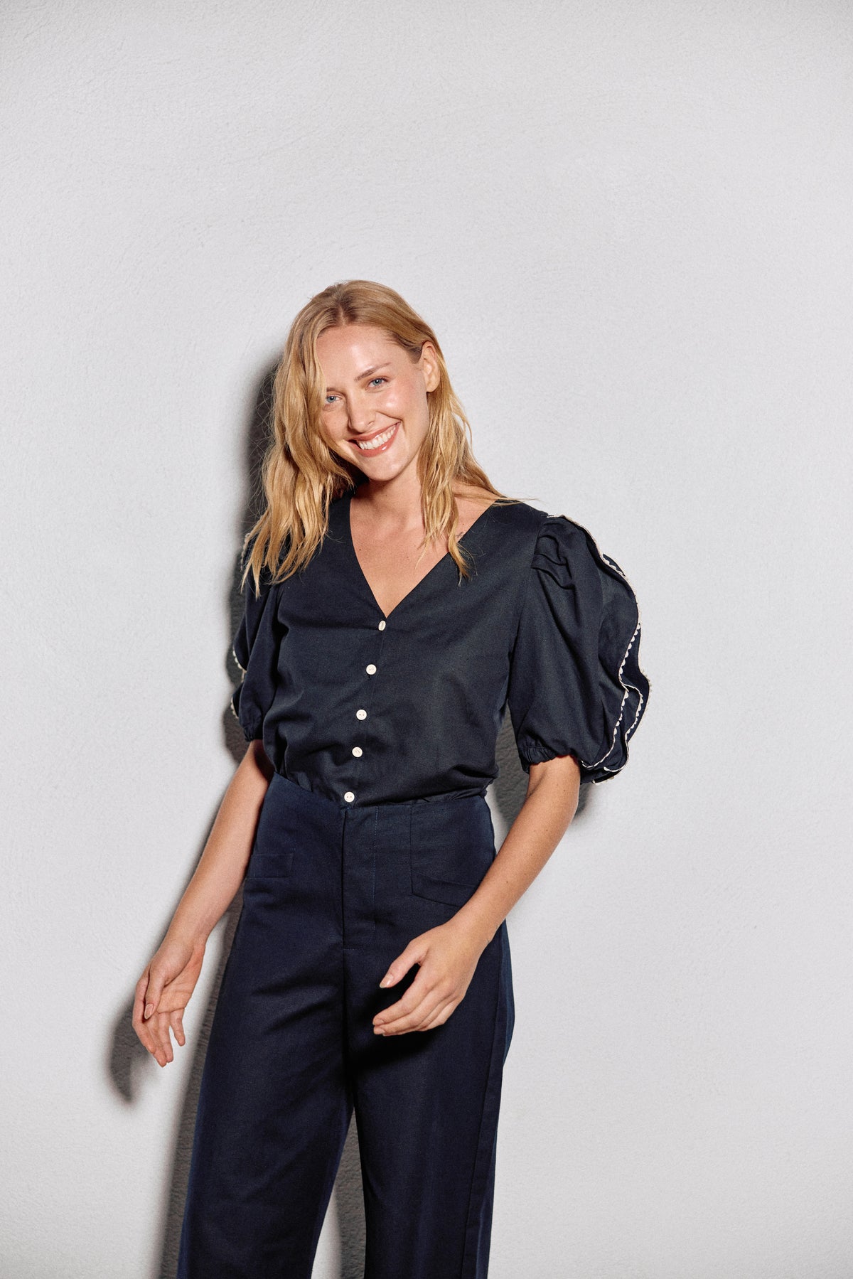 BLUSA LETICIA LINO AZUL MARINO