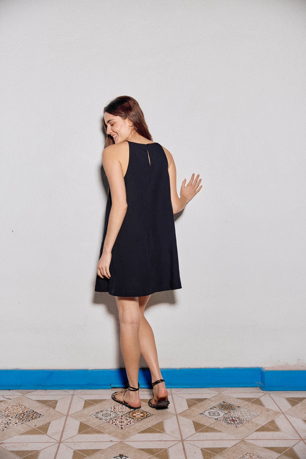 VESTIDO JULIETA LINO NEGRO