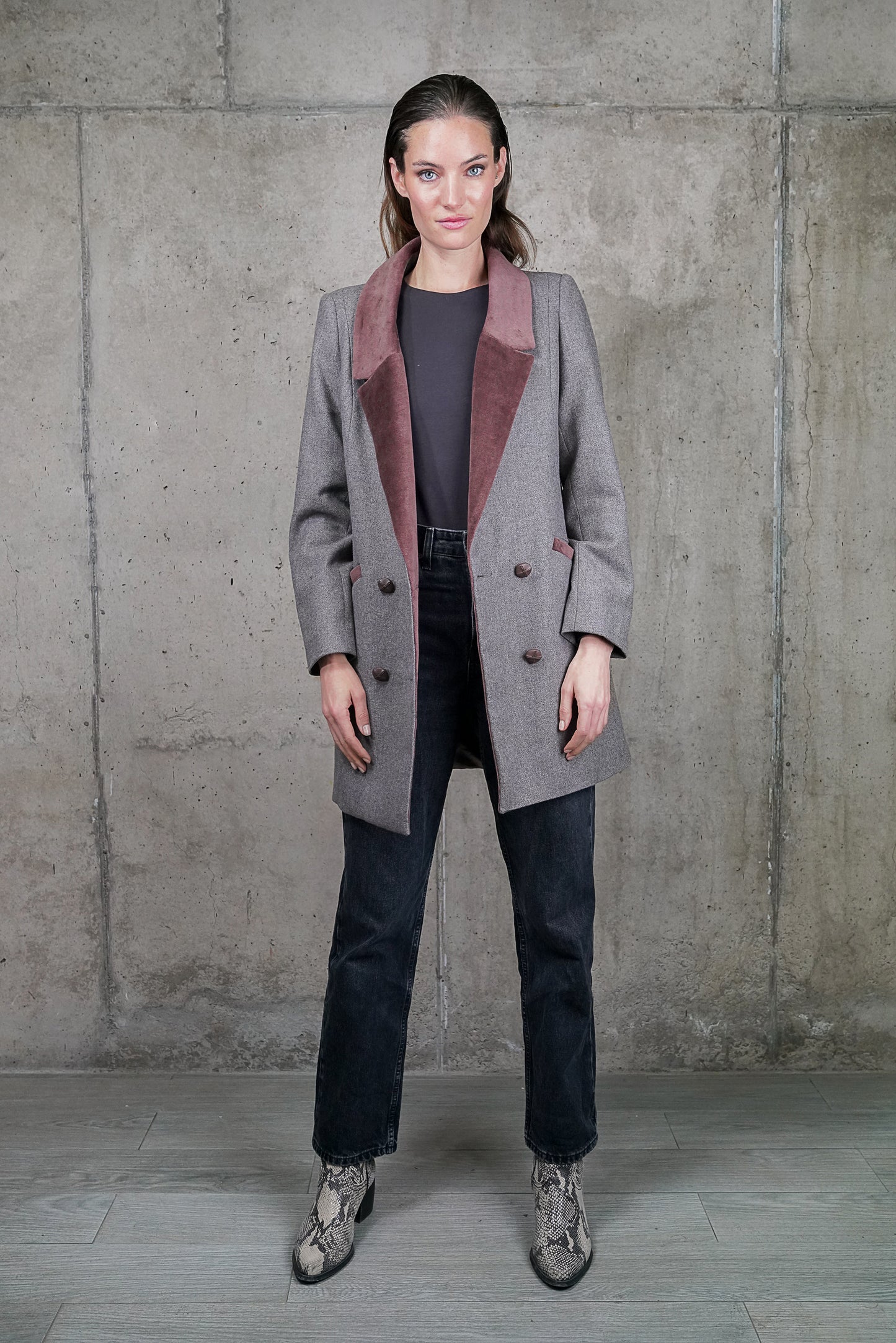 BLAZER VICTORIA GRIS PREVENTA: ENTREGA VIERNES 12 DE JUNIO