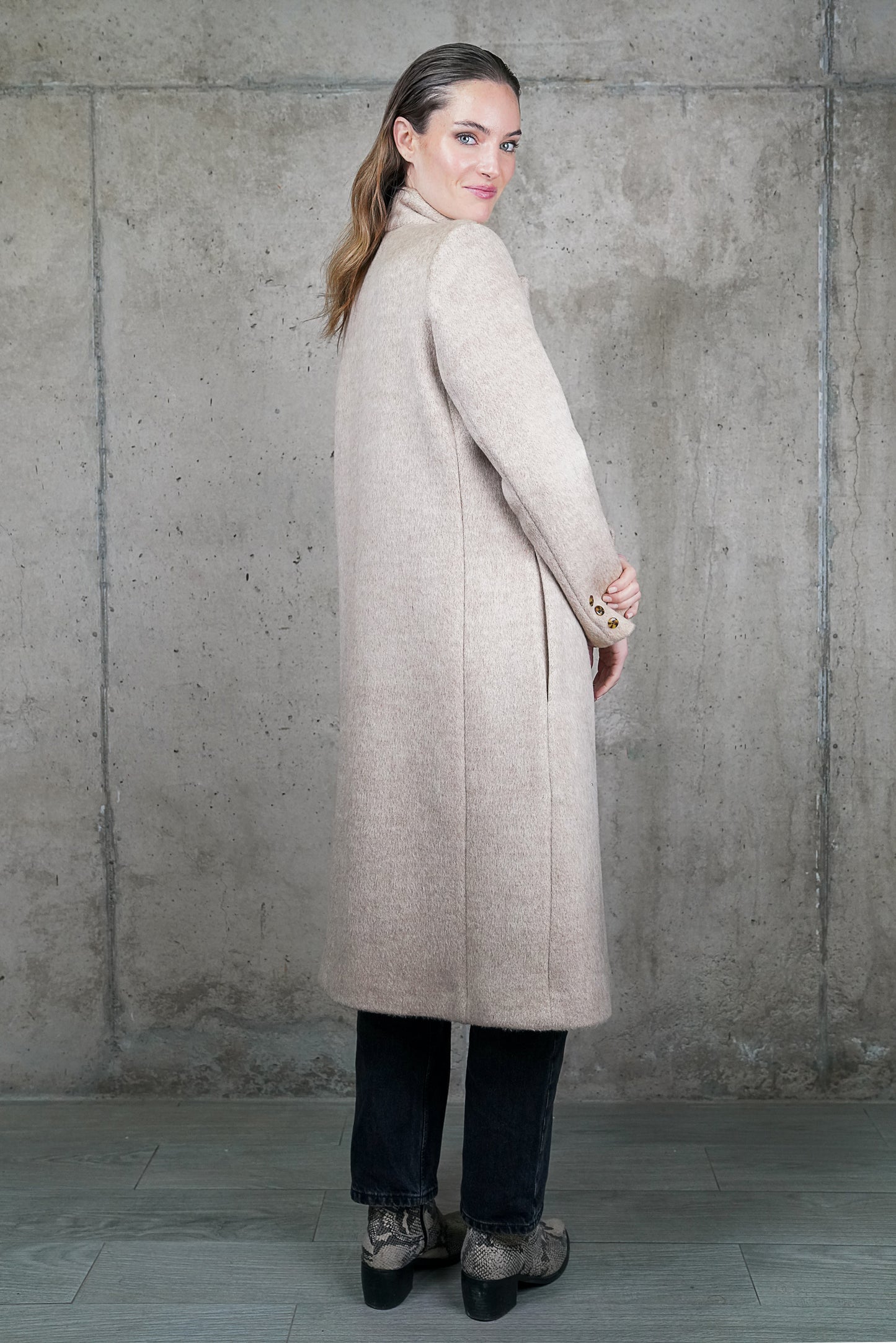 ABRIGO LEONOR BEIGE 100% LANA