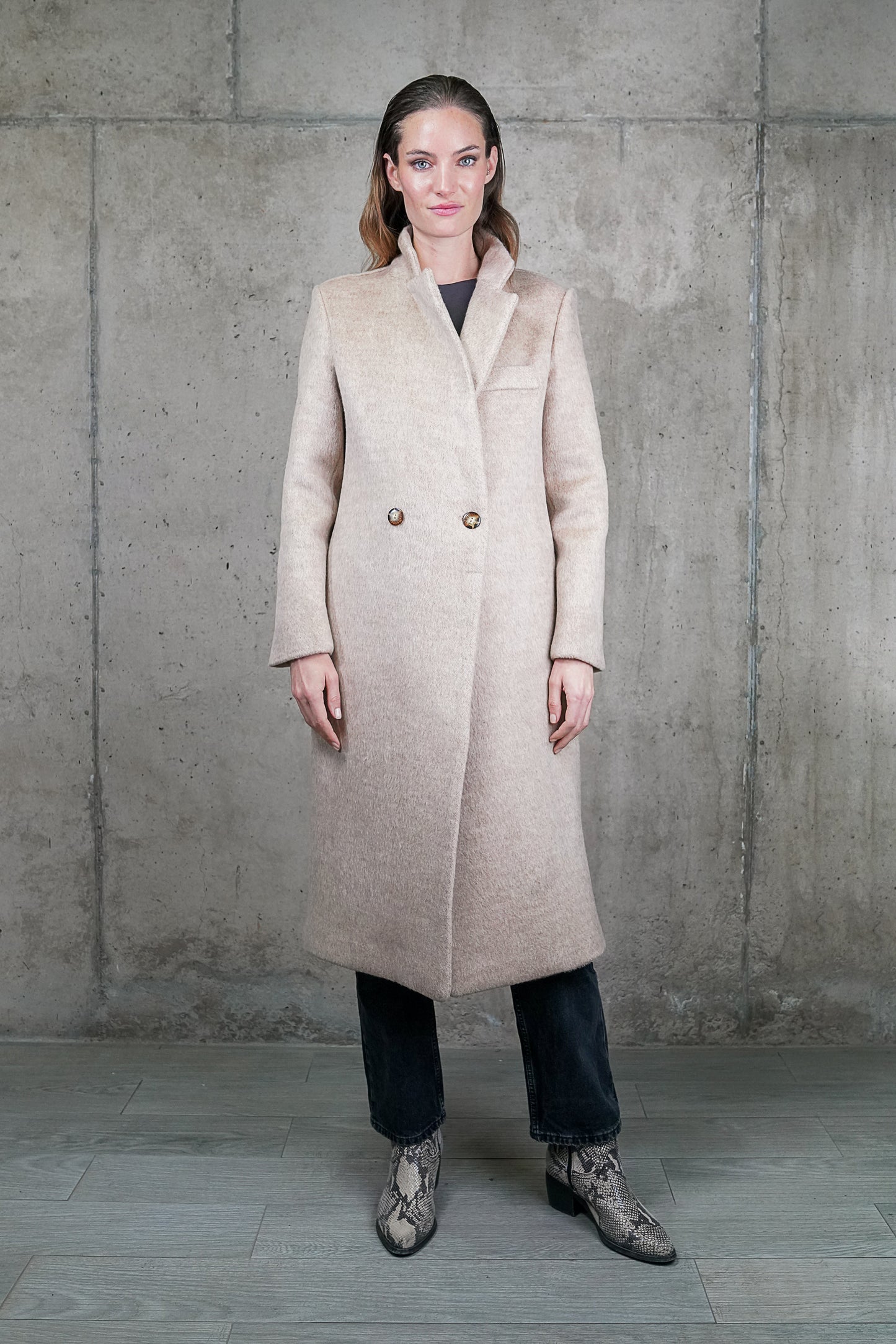 ABRIGO LEONOR BEIGE 100% LANA