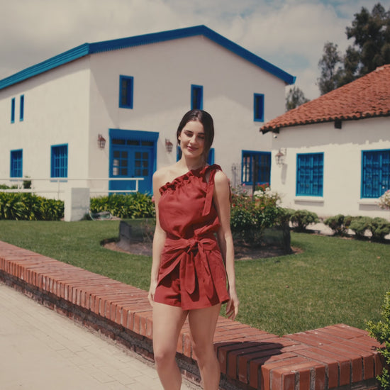 Short Roberta Lino Terracota con Blusa Sofía