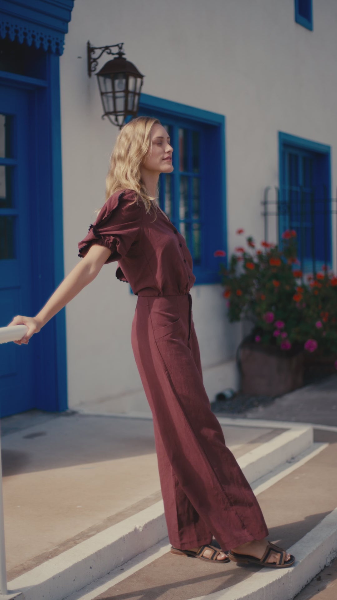 Blusa Leticia Lino Berenjena con Pantalón Lourdes