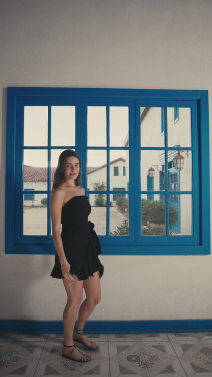 Falda Emilia Lino Negro con Blusa Florencia