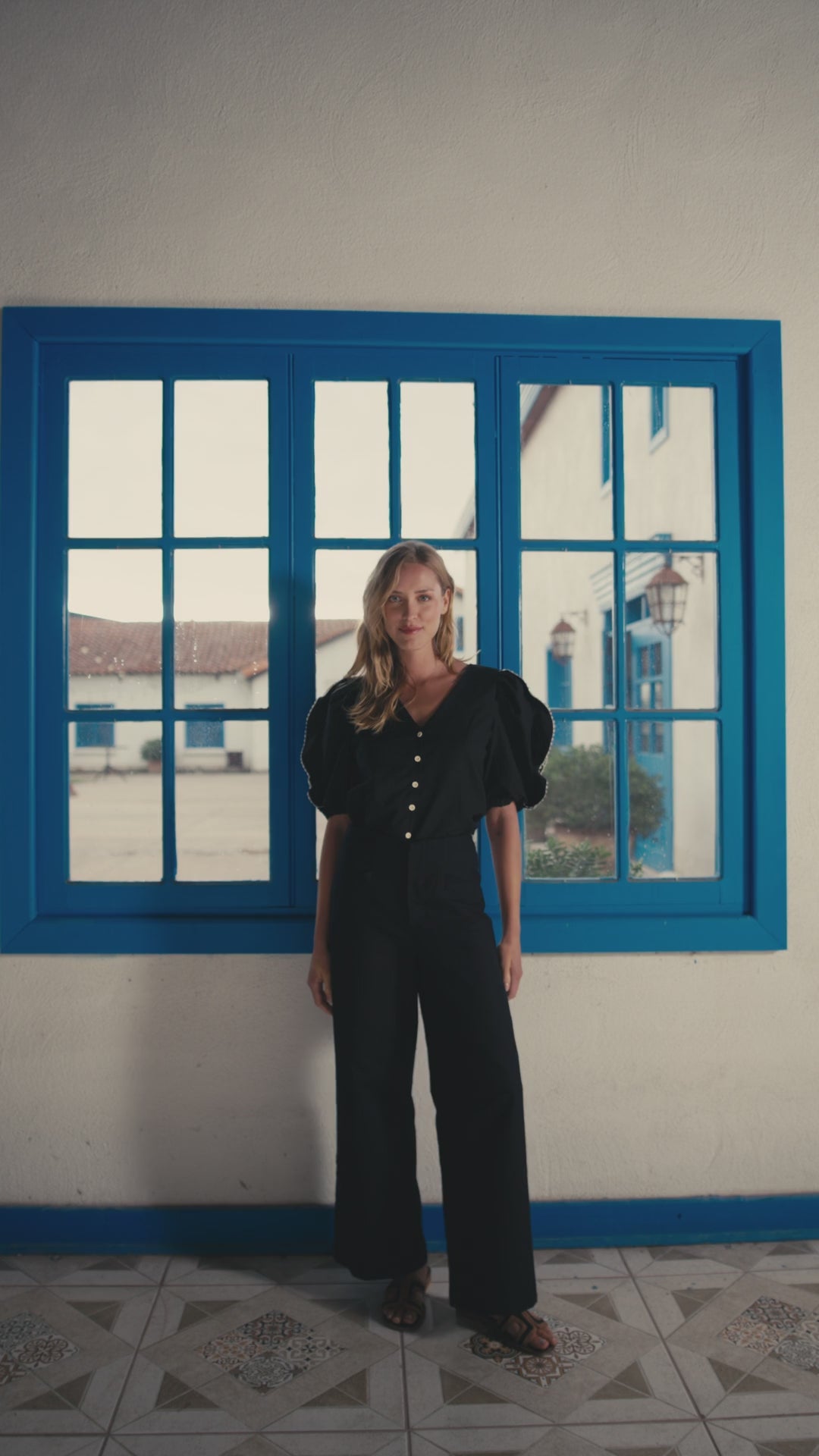 Pantalón Lourdes Lino Azul Marino con Blusa Leticia