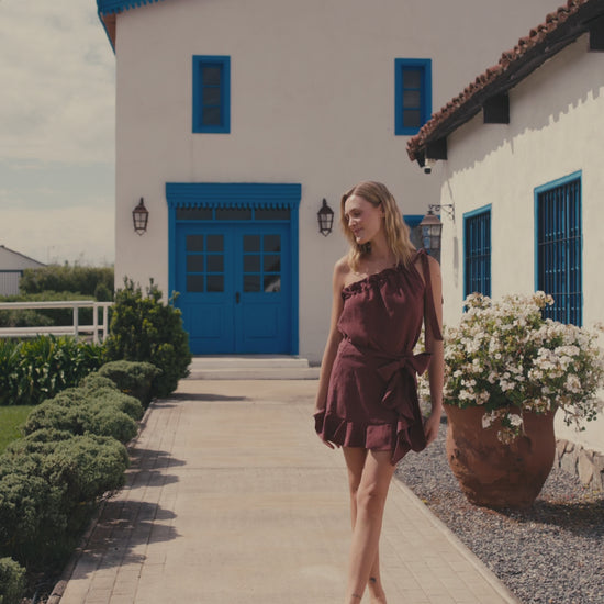 Blusa Sofía Lino Berenjena con Falda Emilia