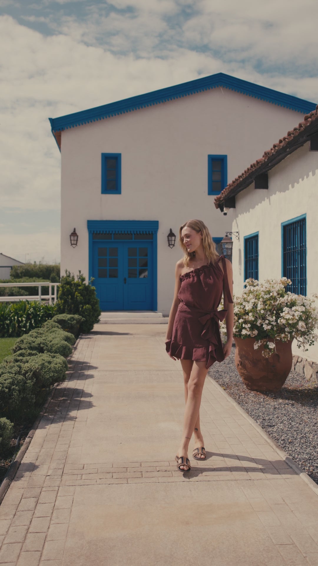 Blusa Sofía Lino Berenjena con Falda Emilia