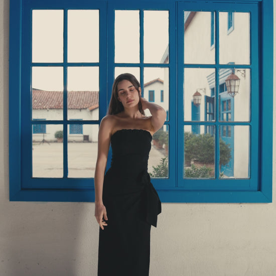 Falda Antonia Lino Negro con Blusa Florencia