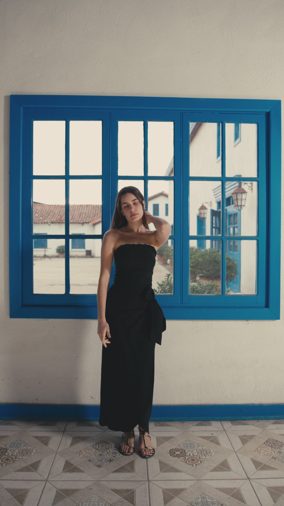 Falda Antonia Lino Negro con Blusa Florencia