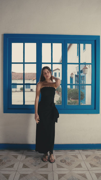 Falda Antonia Lino Negro con Blusa Florencia